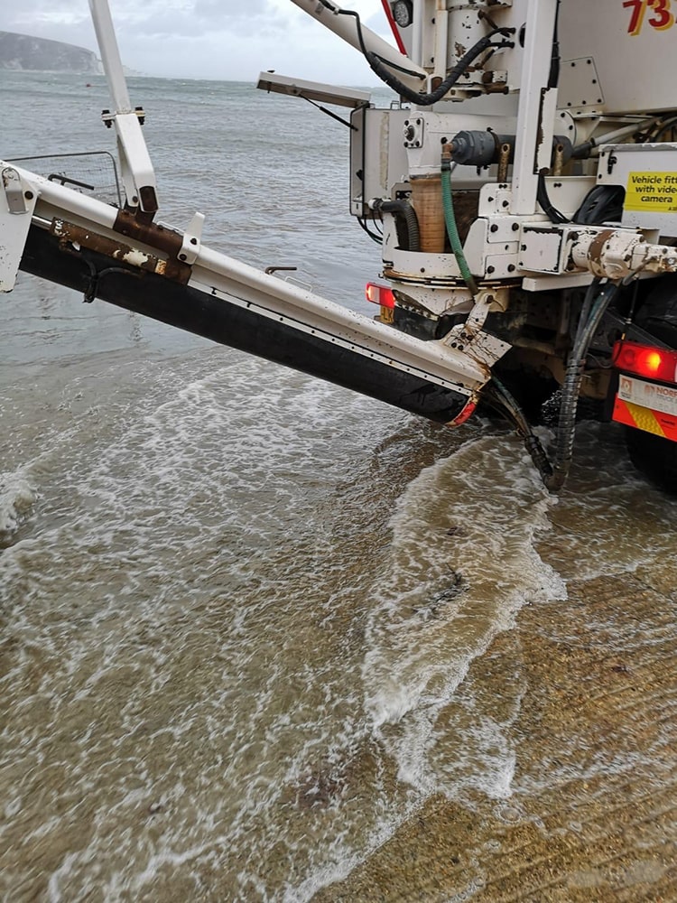 Free-flowing screed service in dorset